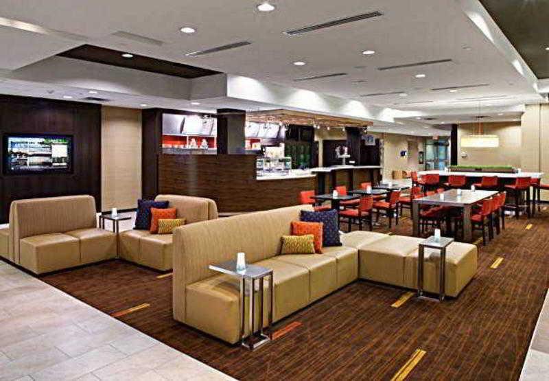 Hotel Courtyard By Marriott London Exterior foto