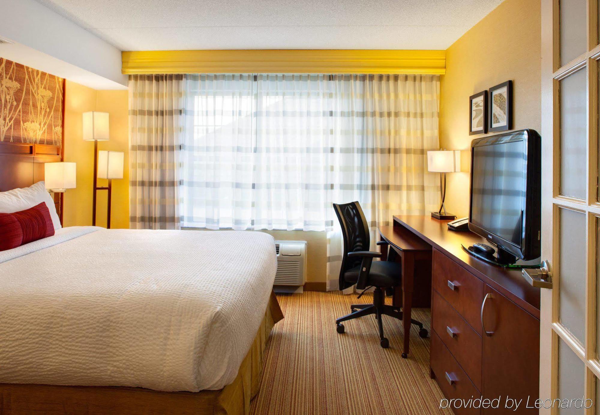 Hotel Courtyard By Marriott London Exterior foto